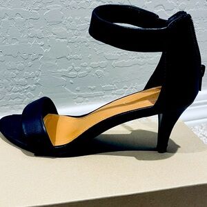 The Paycee two-piece dress sandals by Style&Co in black leather.